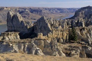 Desolate landscape above the river